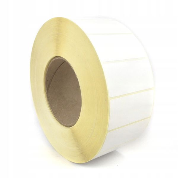 Role bílých papírových samolepicích etiket LBL068038PB o rozměrech 68 × 38 mm, 2000 kusů, vhodné pro termotransferový tisk v tiskárně Zebra ZD621
